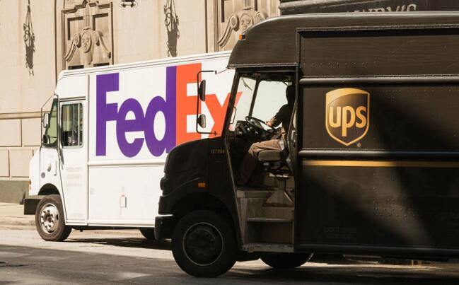 FedEx 与 UPS 哪个更好？